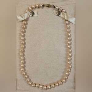 Classic Faux Pearl Strand Necklace in Cream. 18-1/2"